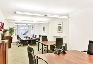 Sloane Street SW1 office space – Private office (different sizes available)