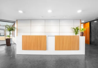The Square UB11 office space – Reception