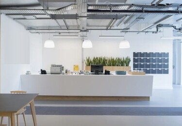 Fishers Lane W4 office space – Reception