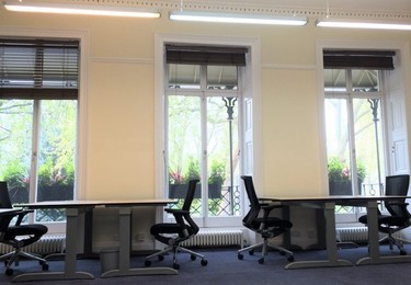 Bloomsbury Square WC1 office space – Private office (different sizes available)