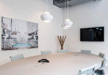 Chertsey Road GU21 office space – Meeting room / Boardroom