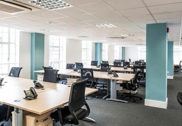Grosvenor Gardens SW1 office space – Private office (different sizes available)