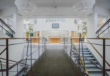 Beehive Ring Road RH6 office space – Atrium