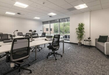 Lakeside Drive WA1 office space – Private office (different sizes available)