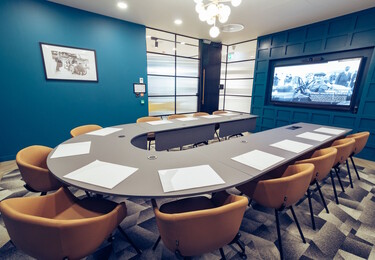 Meeting rooms at YoooServ No.5, Hike Investments Capital Ltd in Weybridge, KT13 - South East