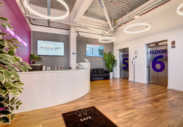 The reception at 5th & 6th Floor Hampton by Hilton, Cubix Ltd in Luton