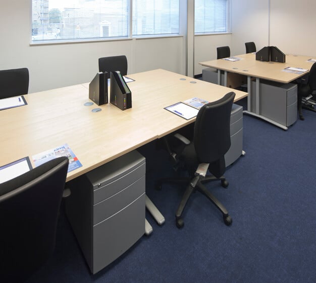 Private workspace, Tower Bridge Business Centre, Lenta in Tower Hill