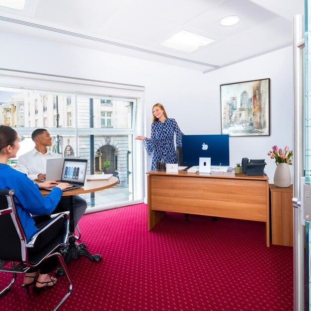 Dedicated workspace in Devonshire House, Serv Corp, Green Park, W1 - London