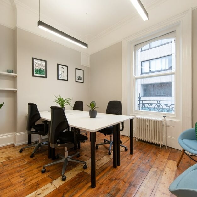 Private workspace, 30 Binney Street, RNR Property Limited (t/a Canvas Offices) in Mayfair
