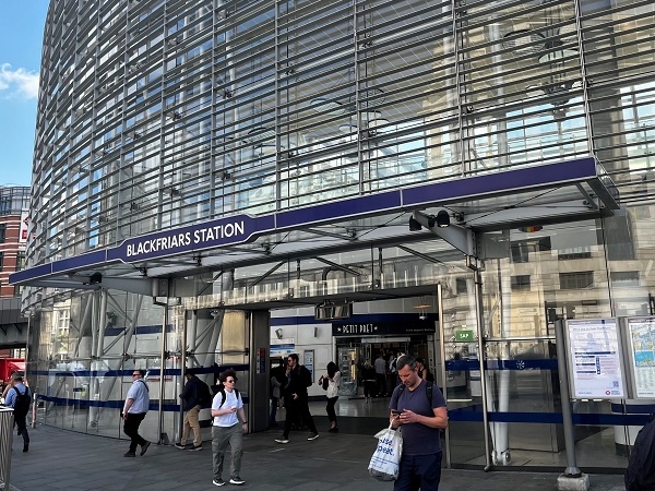 Access to serviced offices via Blackfriars station