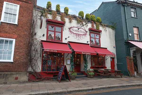 Restaurant near business centres