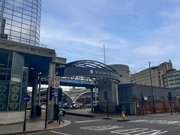 Access to offices via Victoria station