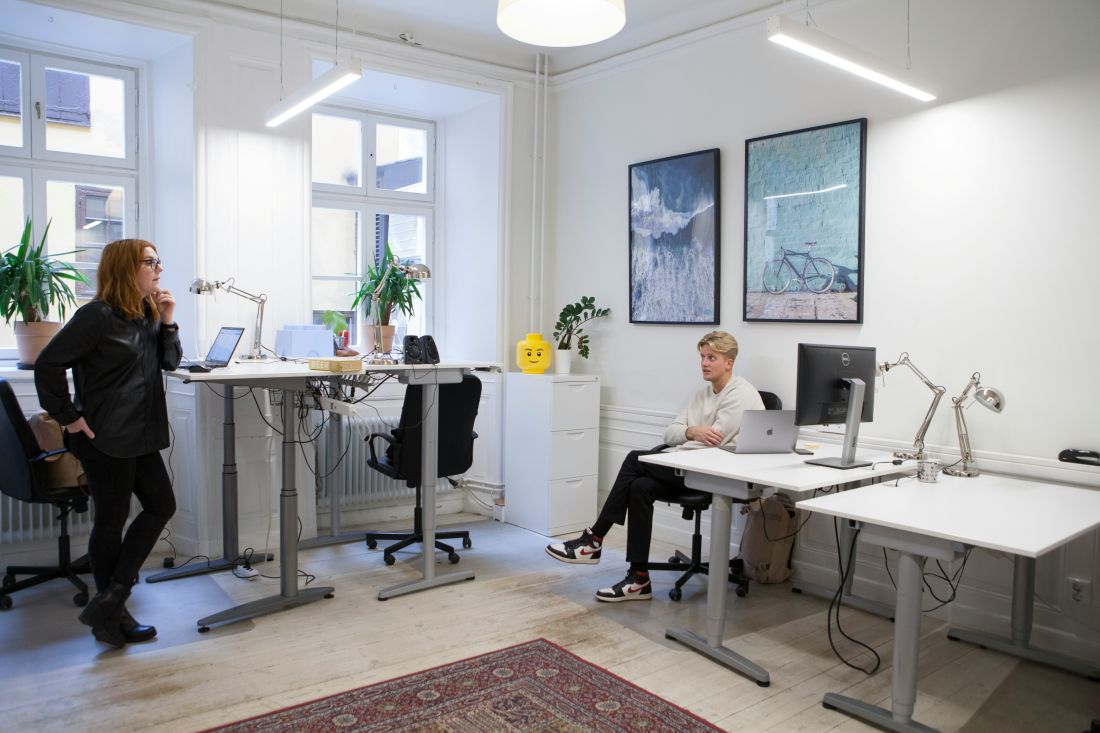 height adjustable desks